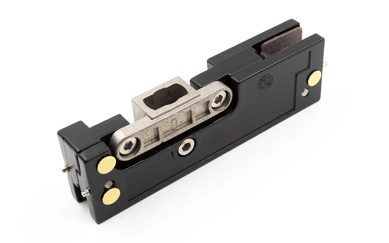 MD 110D G - Bottom Patch Fitting, Gold